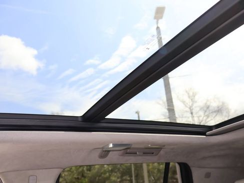 Certified 2023 Cadillac Escalade Premium Luxury Platinum w/ LPO, Radiant Package image 35