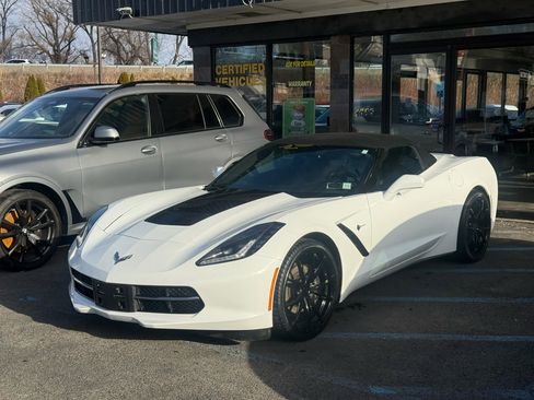 Used 2015 Chevrolet Corvette Stingray Convertible image 2