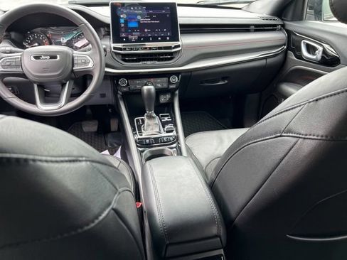 Used 2025 Jeep Compass Trailhawk AWD/4WD image 7