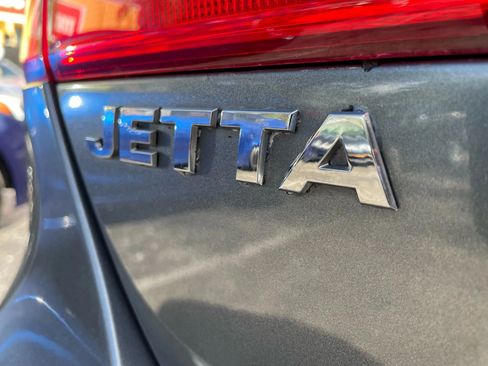 Used 2011 Volkswagen Jetta SE image 11