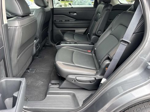Used 2024 Nissan Pathfinder SL w/ SL Premium Package AWD/4WD image 28