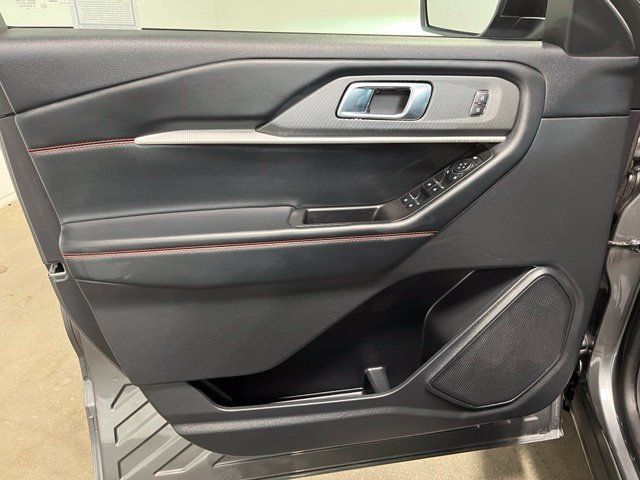 Used 2025 Ford Explorer ST-Line AWD/4WD image 20
