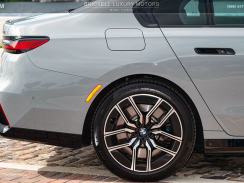 Used 2024 BMW 760i xDrive w/ Executive Package image 45