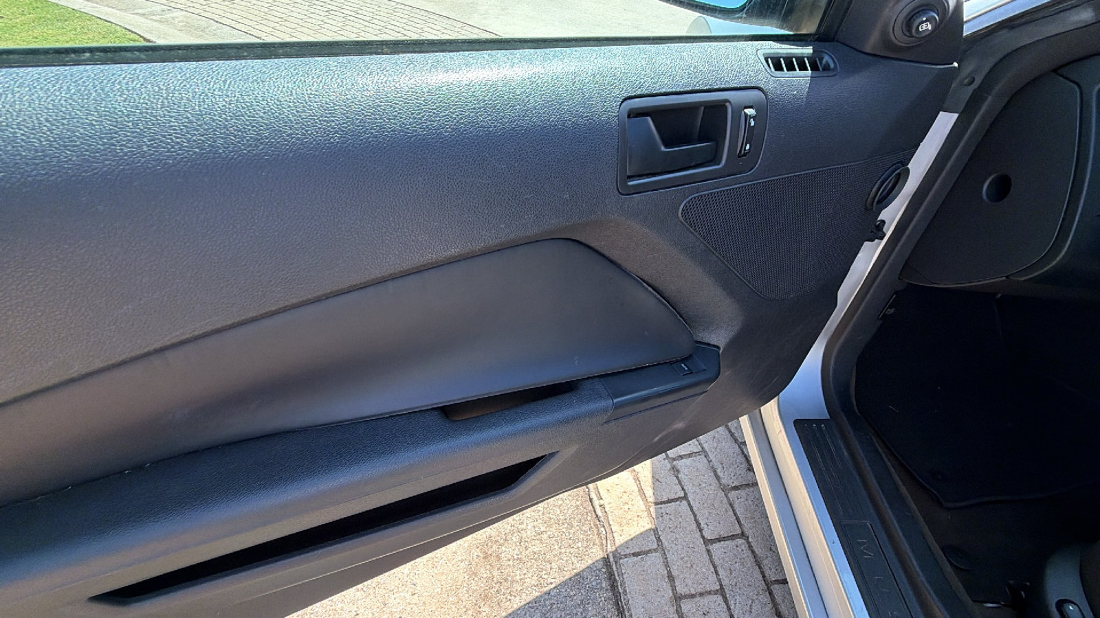 Used 2013 Ford Mustang Coupe RWD image 15