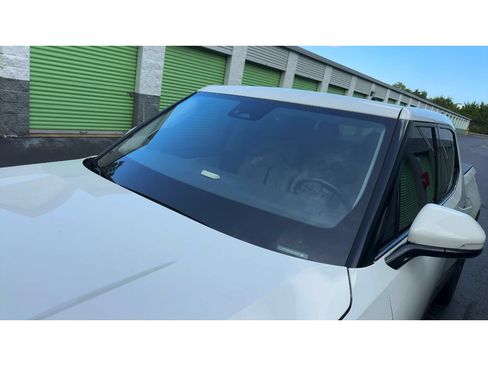 Used 2024 Rivian R1T Adventure AWD/4WD image 9
