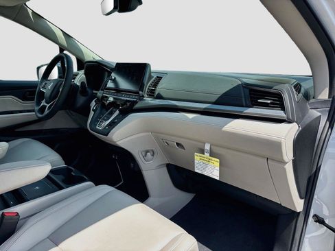 Certified 2026 Honda Odyssey EX-L image 34