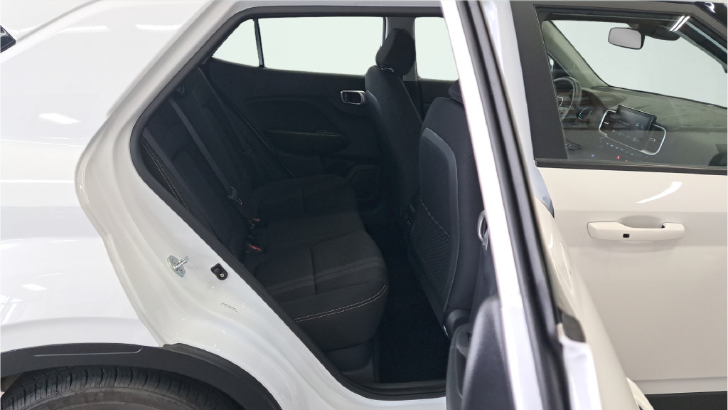 Used 2026 Hyundai Venue SEL FWD image 26