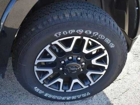 Used 2025 RAM 3500 Limited AWD/4WD image 16