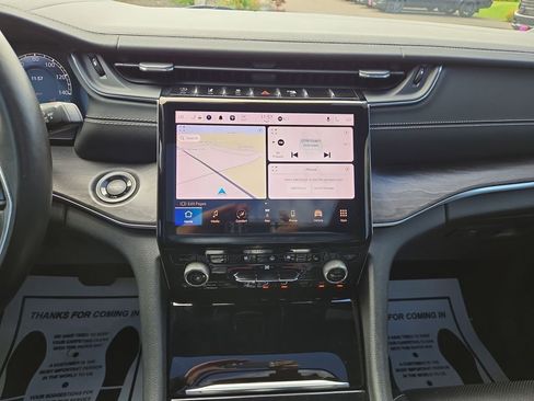 Certified 2022 Jeep Grand Cherokee Overland w/ Luxury Tech Group IV image 23