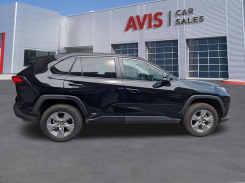 Used 2025 Toyota RAV4 XLE image 5