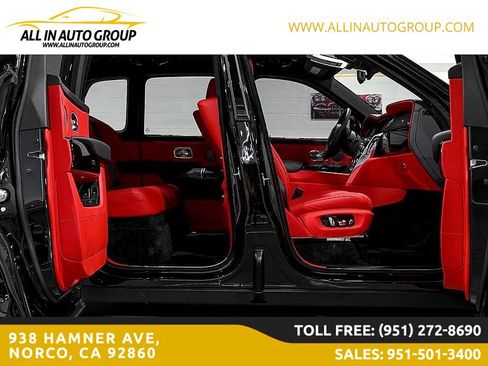Used 2022 Rolls-Royce Cullinan w/ Dark Exterior Package image 37