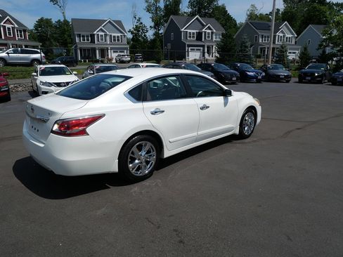 Used 2015 Nissan Altima 2.5 SV FWD image 7
