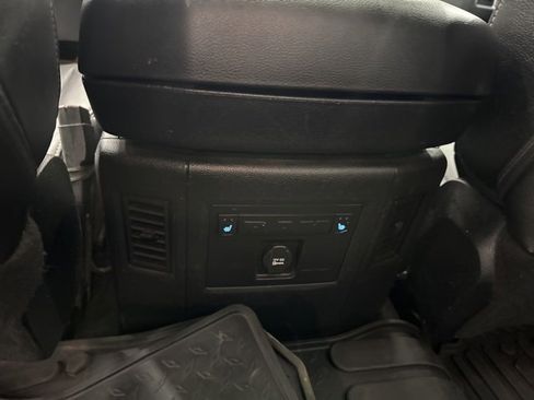 Used 2016 RAM 1500 Laramie w/ Convenience Group image 9