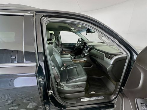 Used 2015 Chevrolet Suburban LT w/ Luxury Package image 30