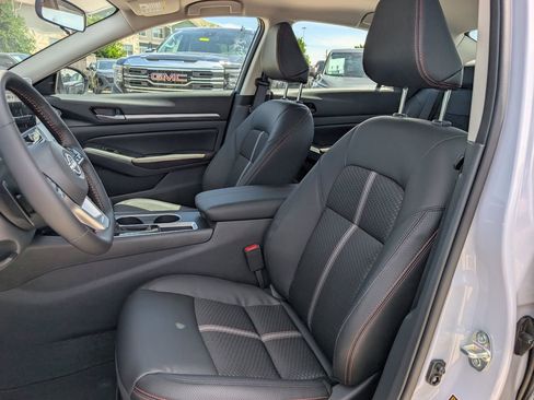 New 2026 Nissan Altima 2.5 SR FWD image 18