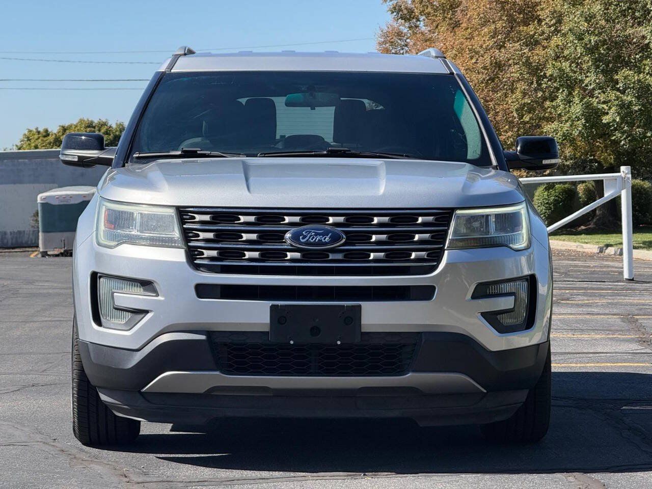 Used 2017 Ford Explorer XLT FWD image 8