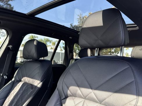 Used 2024 BMW X5 xDrive50e image 25