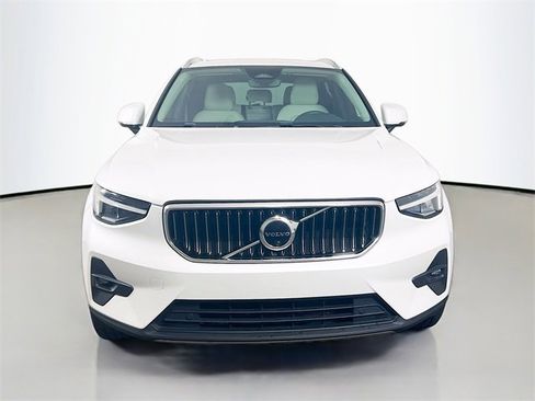 Used 2023 Volvo XC40 B5 Plus w/ Driver Assist Package image 2