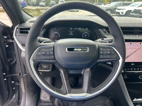New 2026 Jeep Grand Cherokee Altitude image 16