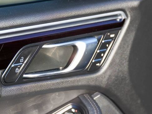 Used 2019 Porsche Macan image 12