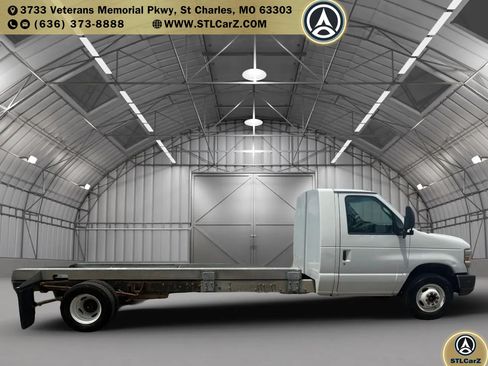 Used 2011 Ford E-450 and Econoline 450 Super Duty RWD image 1