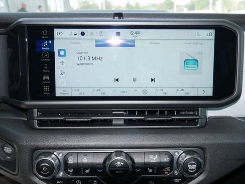 Used 2024 Jeep Wrangler Sport S image 19