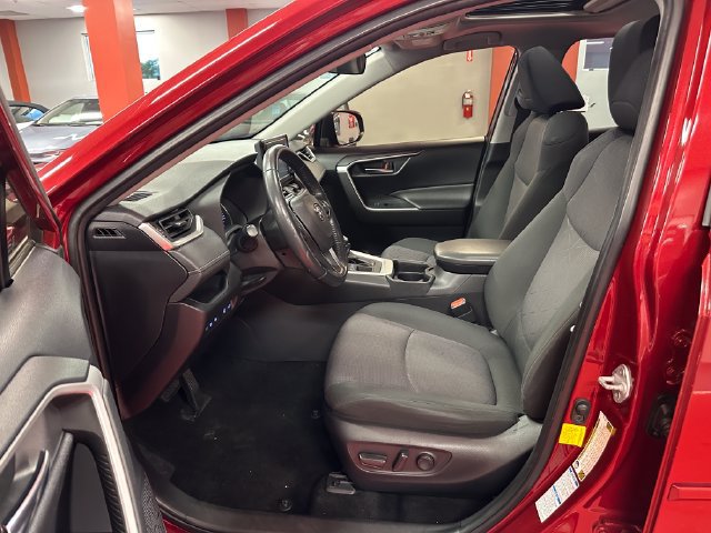 Used 2019 Toyota RAV4 XLE w/ Convenience Package AWD/4WD image 10