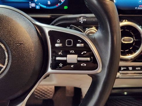 Used 2021 Mercedes-Benz GLA 250 4MATIC image 50