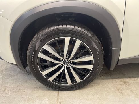 Certified 2024 Nissan Pathfinder Platinum AWD/4WD image 12