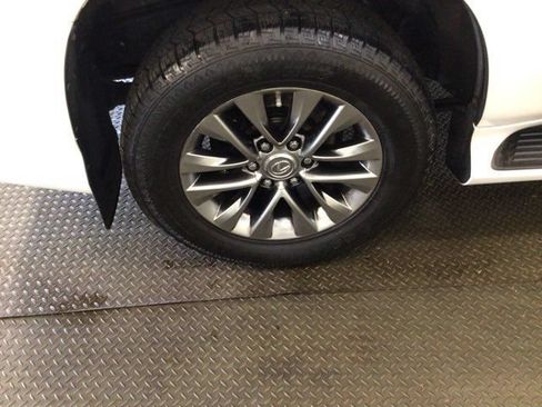 Used 2018 Lexus GX 460 Luxury AWD/4WD image 33