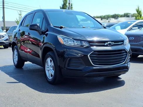 Used 2020 Chevrolet Trax LS w/ Tint and Cruise Package AWD/4WD image 3