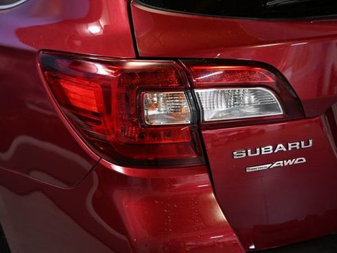 Used 2018 Subaru Outback 2.5i Limited image 18