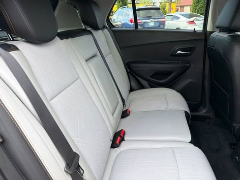 Used 2019 Chevrolet Trax LT w/ Driver Confidence Package image 23