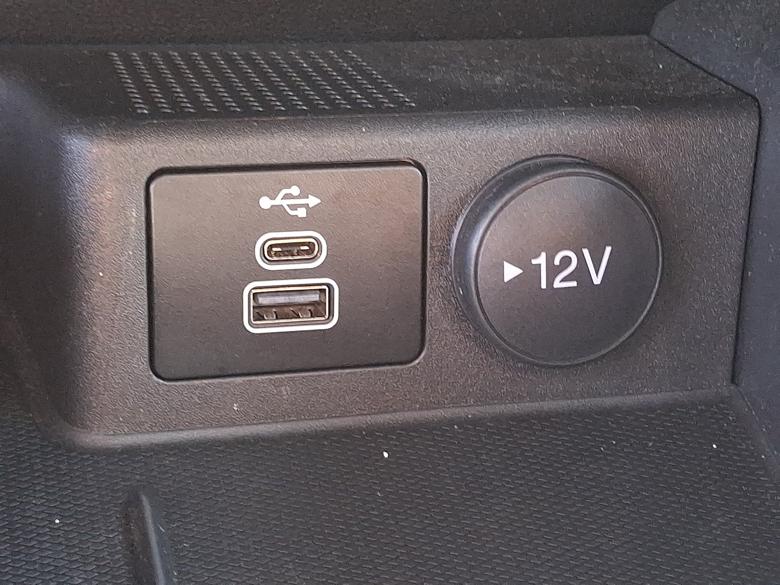 Used 2024 Ford Escape ST-Line w/ Tech Pack #1 AWD/4WD image 26