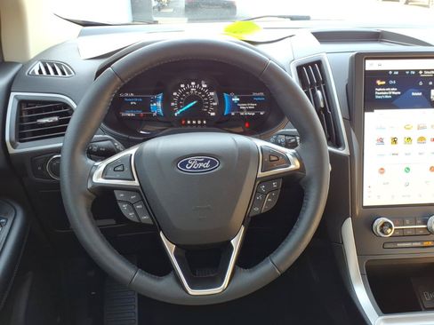 Certified 2023 Ford Edge SEL w/ Convenience Package AWD/4WD image 11