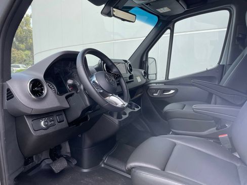 Certified 2025 Mercedes-Benz Sprinter 2500 image 3