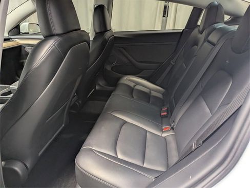 Used 2023 Tesla Model 3 Standard Range image 9