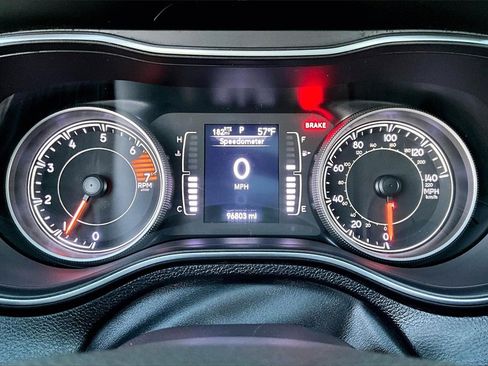 Used 2019 Jeep Cherokee Latitude Plus w/ Comfort/Convenience Group image 23