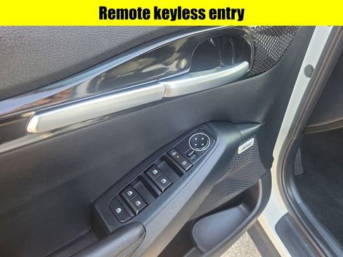 Used 2024 Kia Seltos SX image 19