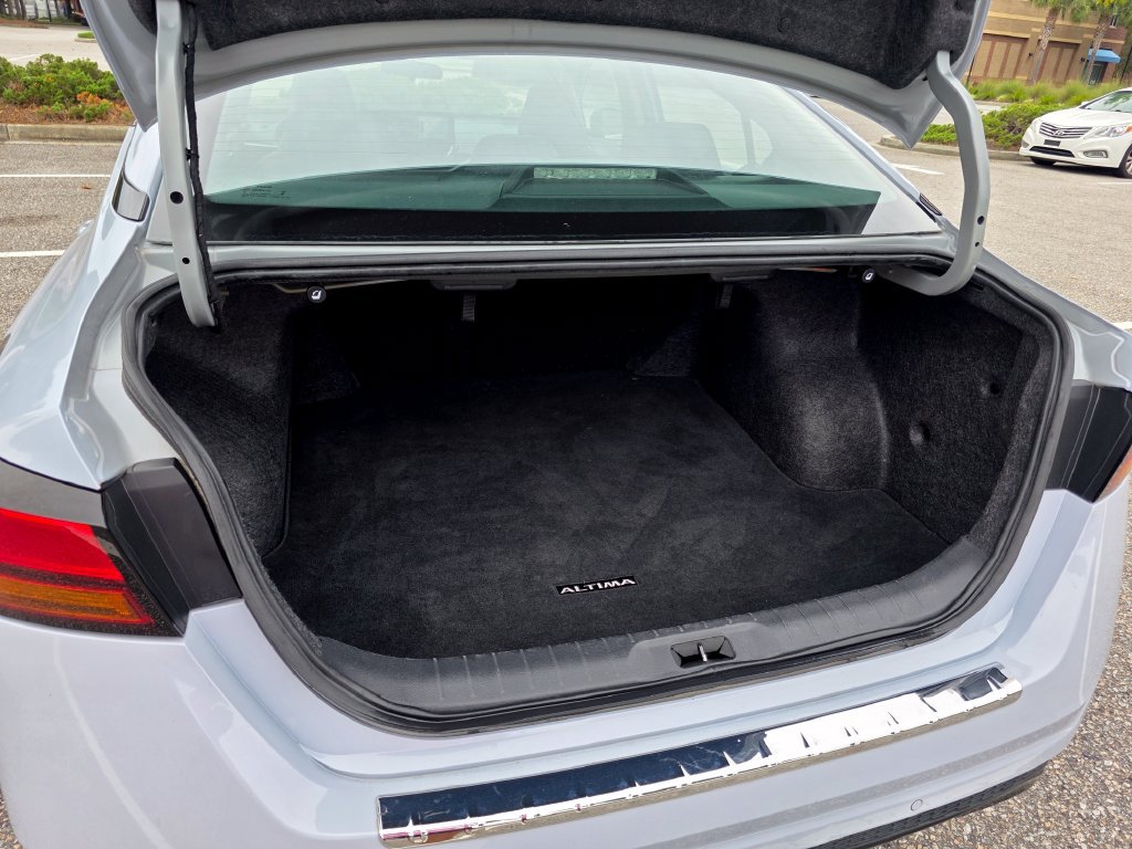 Used 2023 Nissan Altima 2.5 SR w/ SR Premium Package FWD image 34
