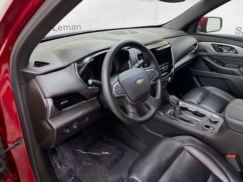 Used 2023 Chevrolet Traverse LT image 10