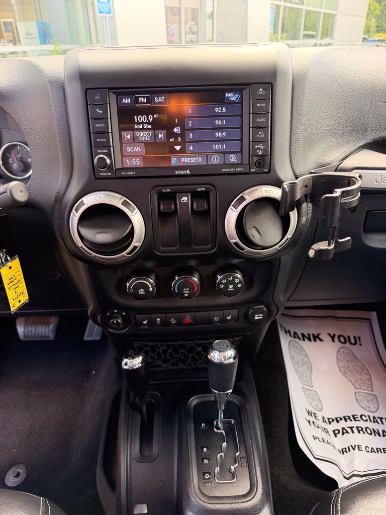 Used 2018 Jeep Wrangler Sahara w/ Dual Top Group AWD/4WD image 7