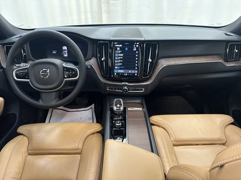 Used 2023 Volvo XC60 B5 Ultimate w/ Climate Package image 15