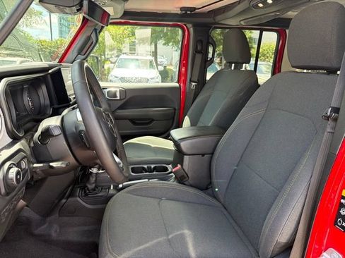 Used 2024 Jeep Wrangler Unlimited Sahara w/ Technology Group AWD/4WD image 23
