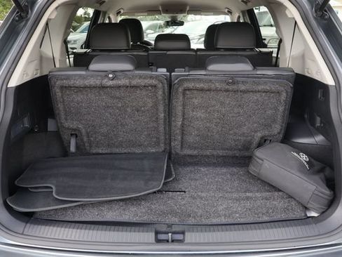 Certified 2023 Volkswagen Tiguan SE FWD image 19