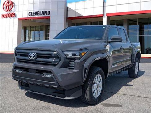 Used 2024 Toyota Tacoma SR5 RWD image 4
