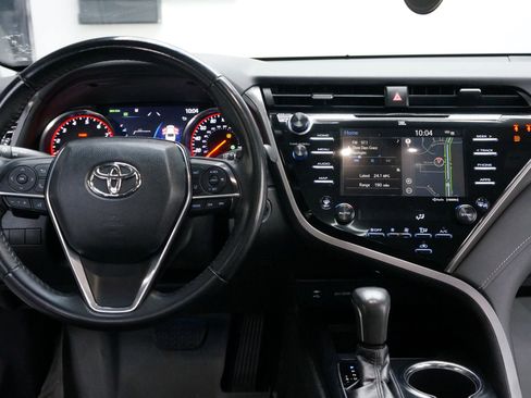 Used 2019 Toyota Camry XSE image 10