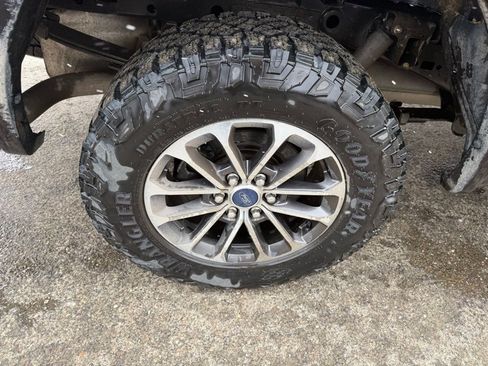 Used 2019 Ford F150 XLT w/ Equipment Group 302A Luxury image 16