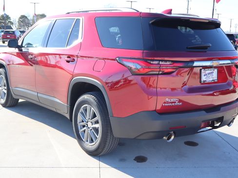 Used 2023 Chevrolet Traverse LT image 8