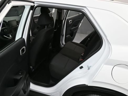 Certified 2026 Hyundai Venue SE FWD image 11